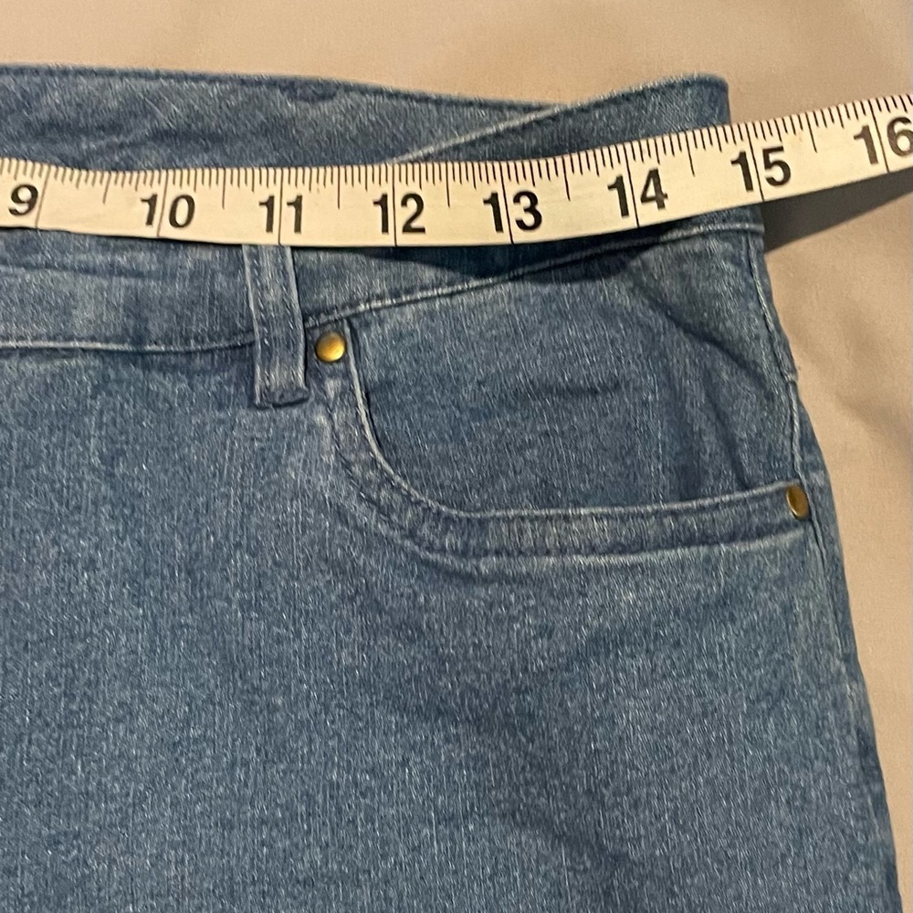 Ruby Rd petite capris - Picture 4 of 5